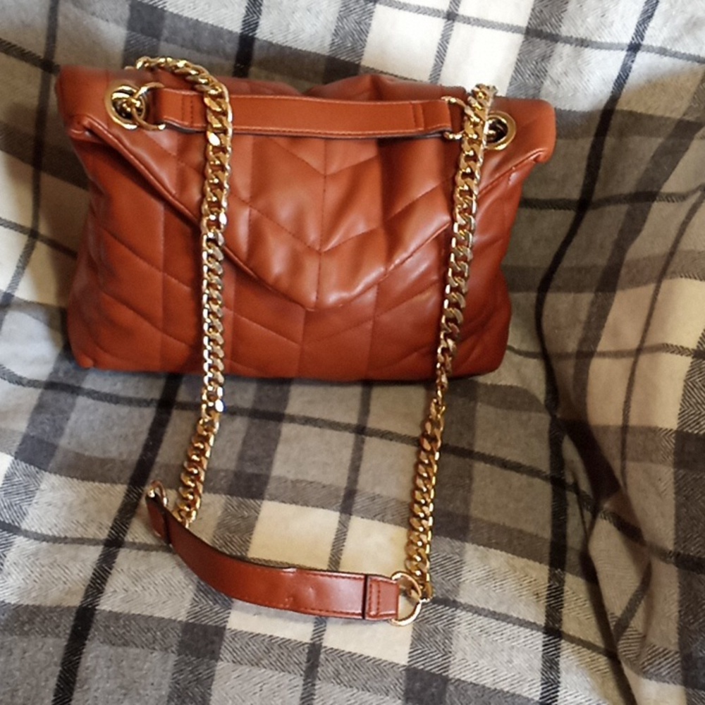EUC Sondra Roberts Square D Quilted Envelope Bag In Cognac